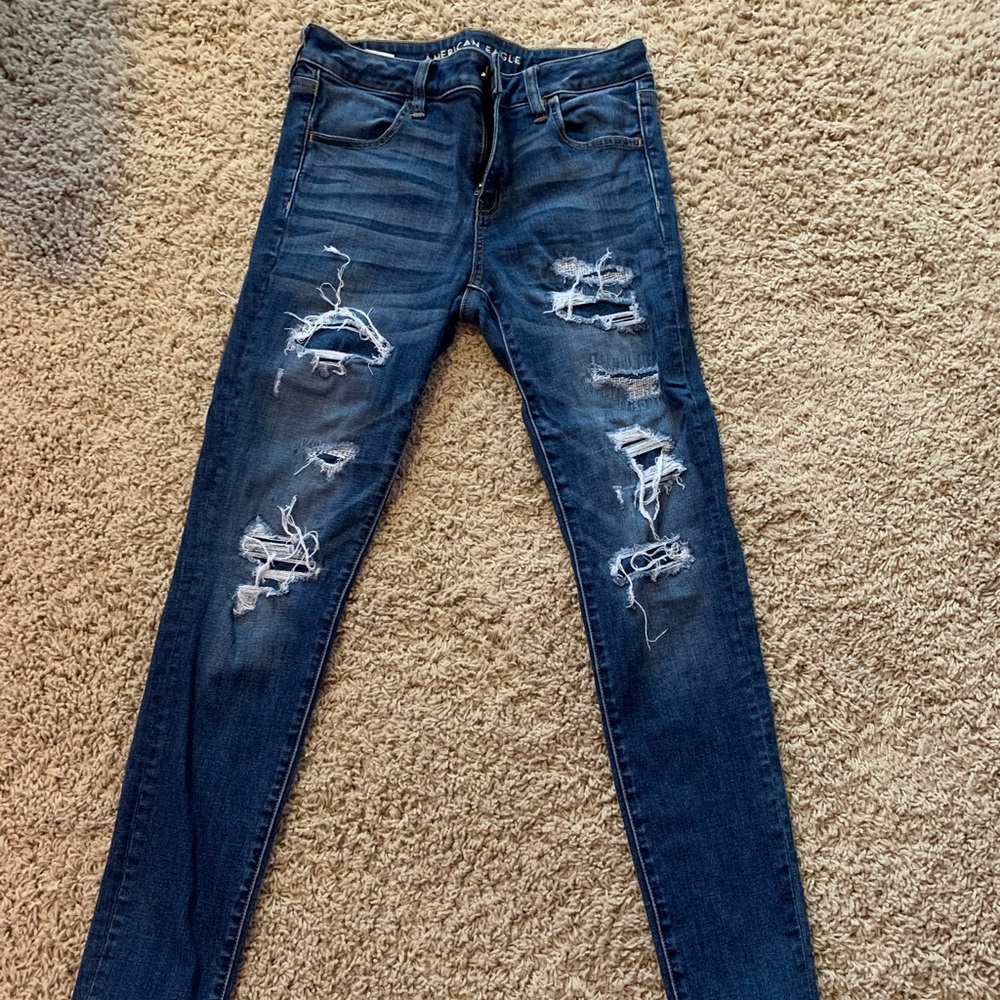 Ripped American Eagle jeans size 8